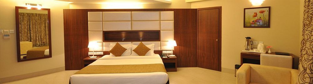 Kempton Hotel Calcutta  Esterno foto