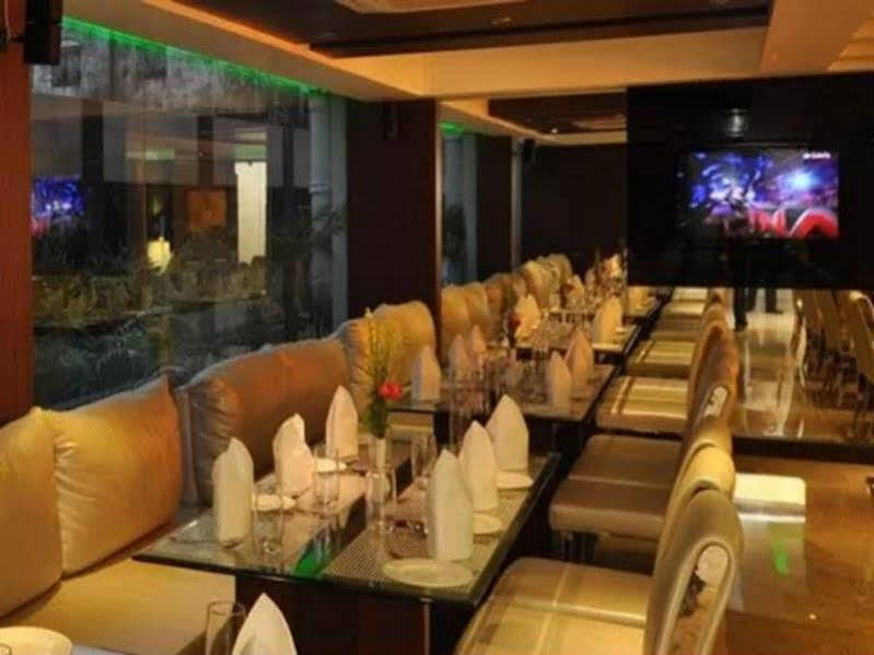 Kempton Hotel Calcutta  Esterno foto