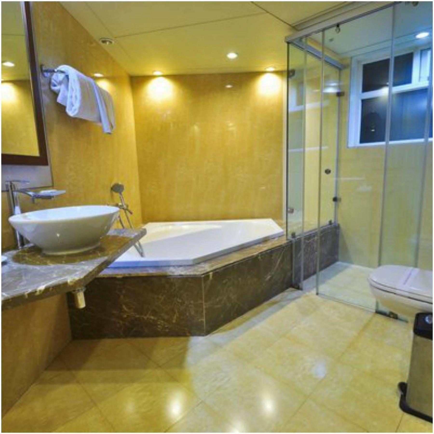 Kempton Hotel Calcutta  Esterno foto
