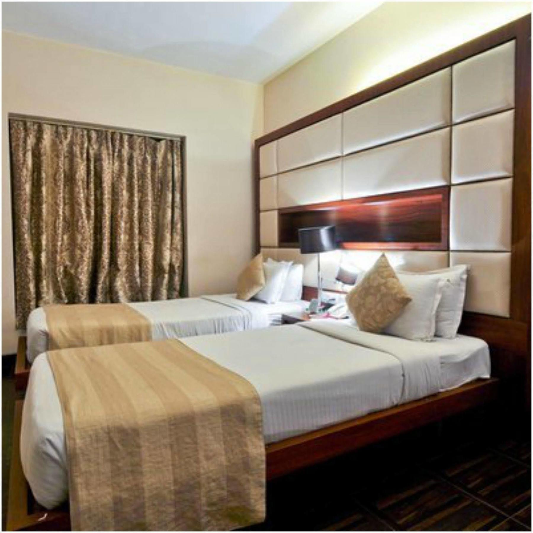 Kempton Hotel Calcutta  Esterno foto