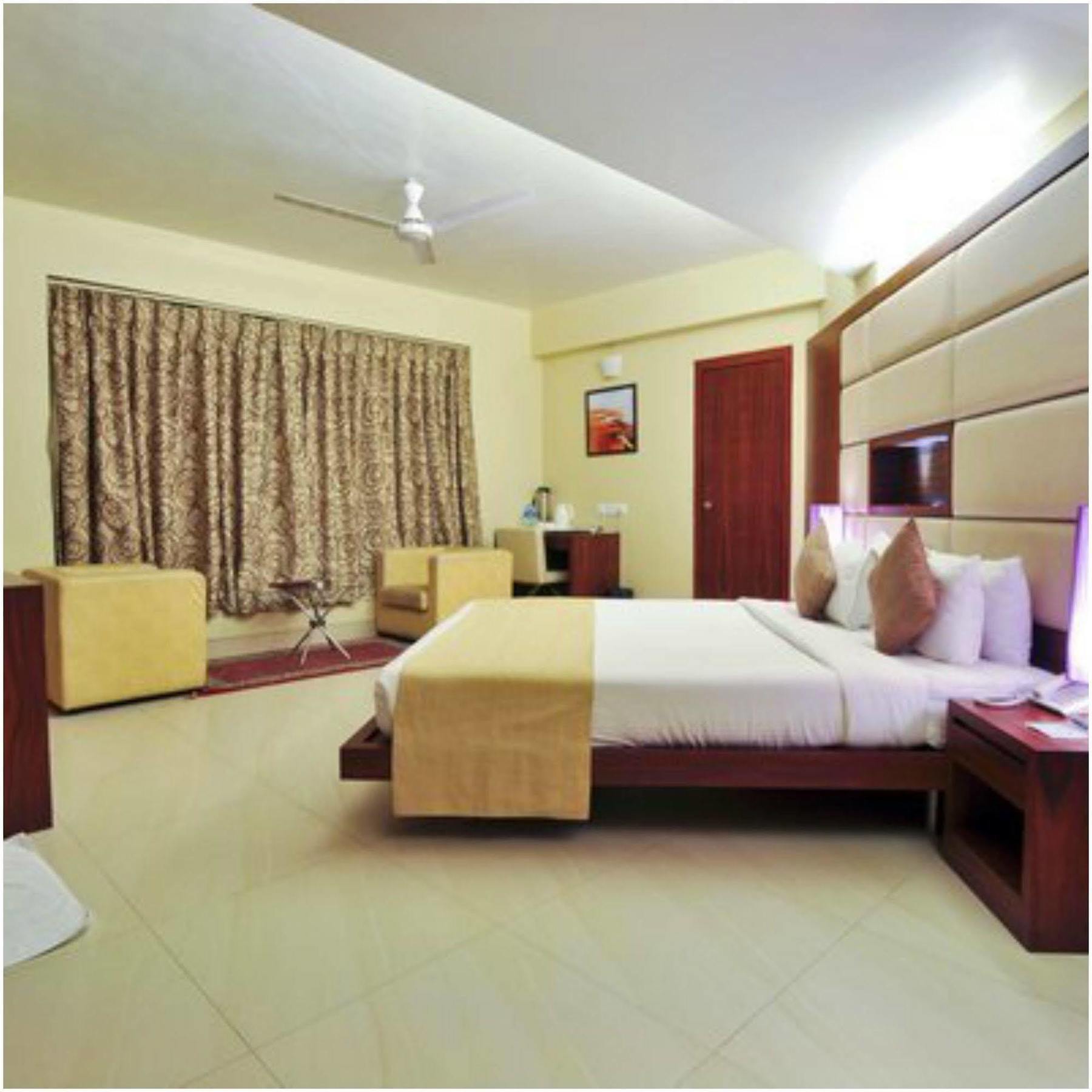 Kempton Hotel Calcutta  Esterno foto