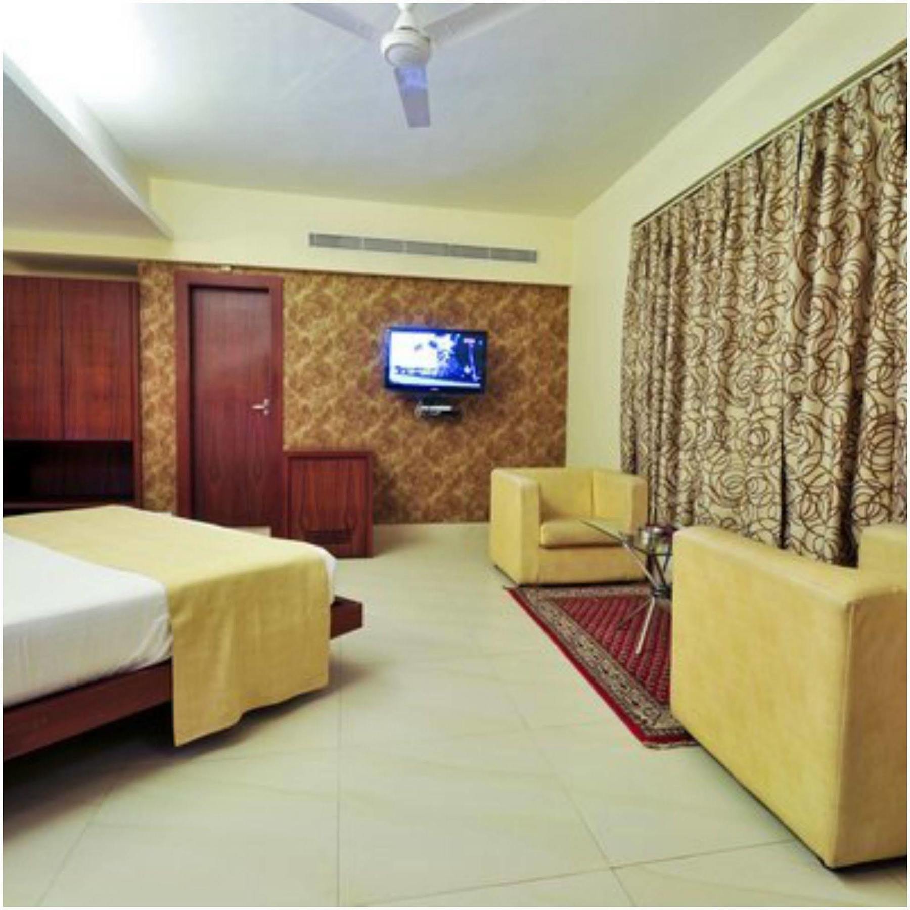 Kempton Hotel Calcutta  Esterno foto