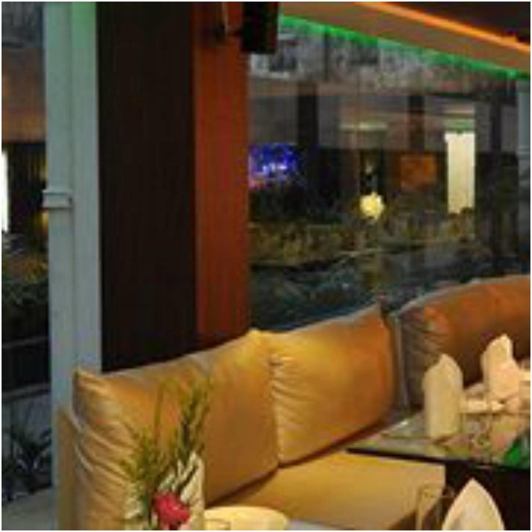 Kempton Hotel Calcutta  Esterno foto