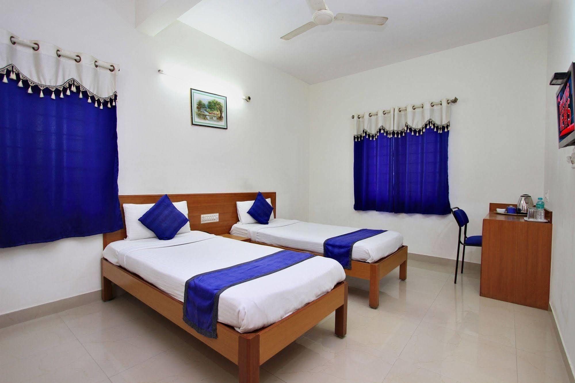 Kempton Hotel Calcutta  Esterno foto