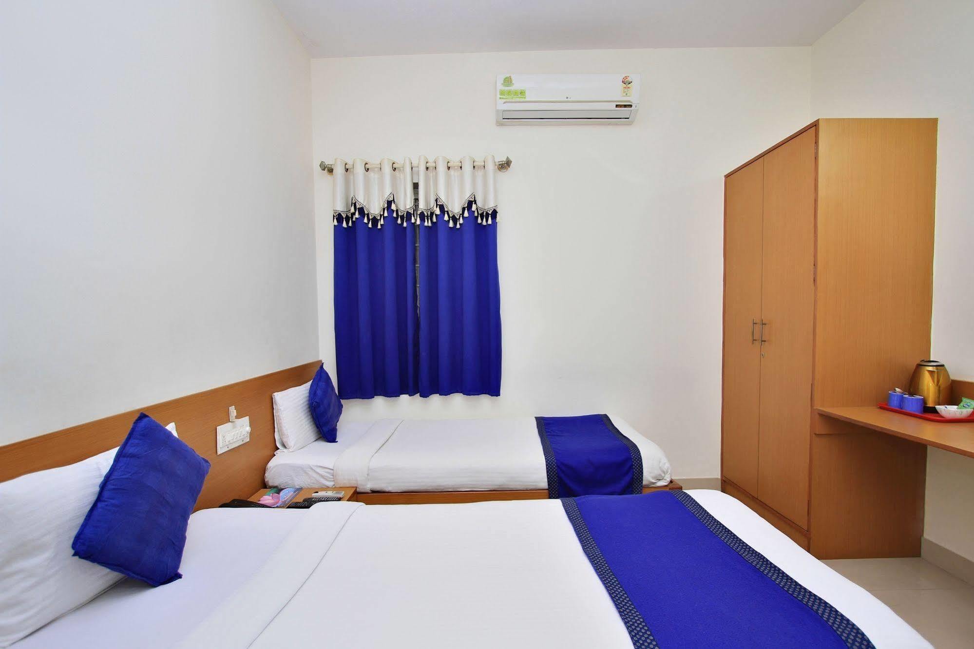 Kempton Hotel Calcutta  Esterno foto